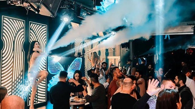 Dansçılar ve DJ’ler eğlendiriyor
