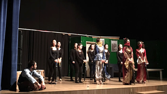 “Kanlı Nigar” oyunu DAÜ’de halk ve öğrencilerle buluştu