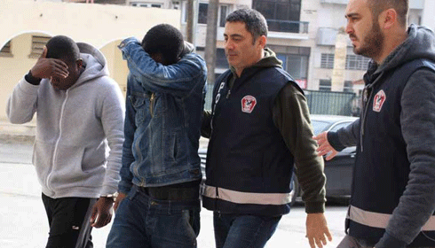 Öğrenci diye gelip gençleri zehirliyorlar