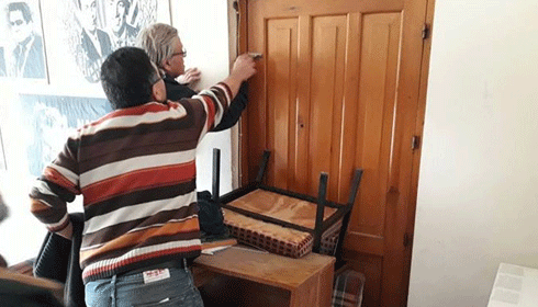 Eylemciler Afrika'ya girmeye çalışıyor! Afrika kapıya barikat kurdu