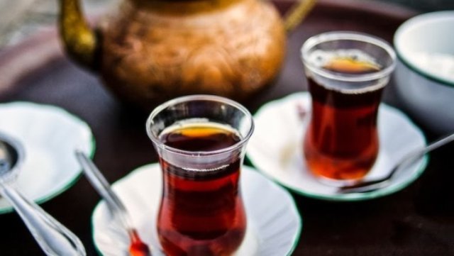 Demlikte kalan çayınızı dökmeden önce bir kez daha düşünün