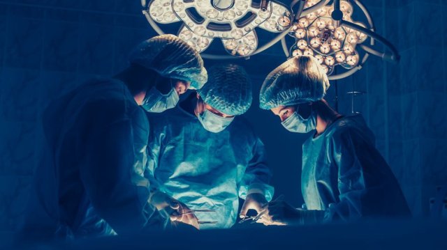 Yüz reddi gelişen Fransız hastaya ikinci yüz nakli yapıldı!