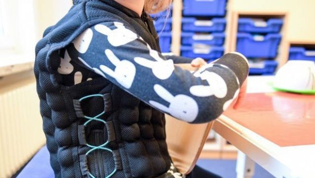 Hiperaktif çocuğa kum yeleğine uzman tepkisi!