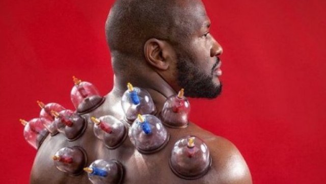 ABD'li futbol yıldızı hacamat ile tedavi oluyor