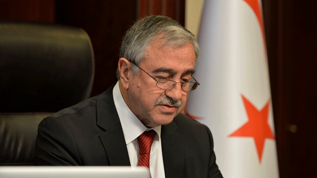 Cumhurbaşkanlığı: “Akıncı gazete önündeki gösterilerin saldırıya dönüşmesi üzerine olay yerine gitti"