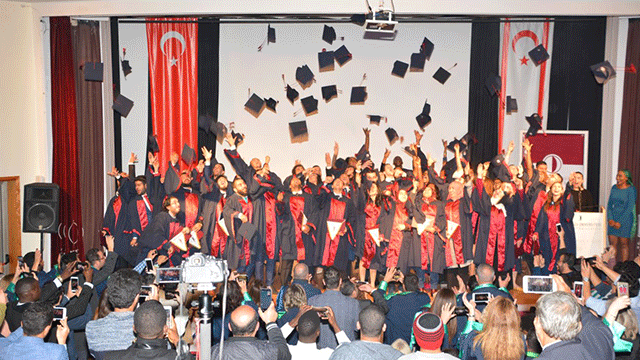 İktisadi ve İdari Bilimler Fakültesi Mezuniyet Töreni yoğun katılımla gerçekleştirildi