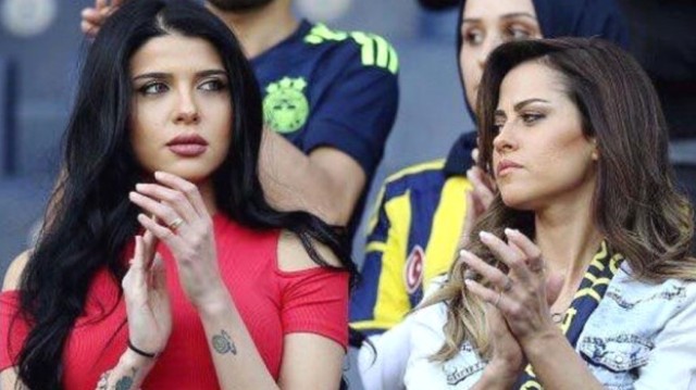 Fenerbahçe Maçının Önüne Geçen Kadın Futbolcu Selçuk Şahin'in Eşi Çıktı