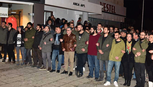 İki grup karşı karşıya geldi