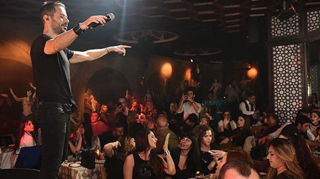 Şovlarıyla büyülüyor