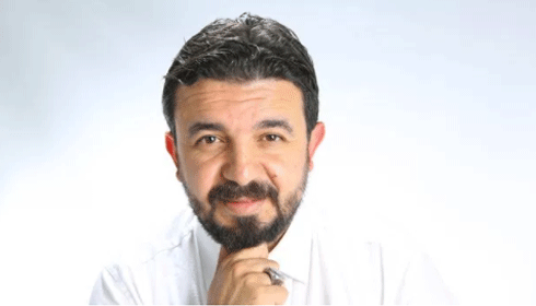 Zaroğlu: “Yeminini bozmasını protesto ettim”