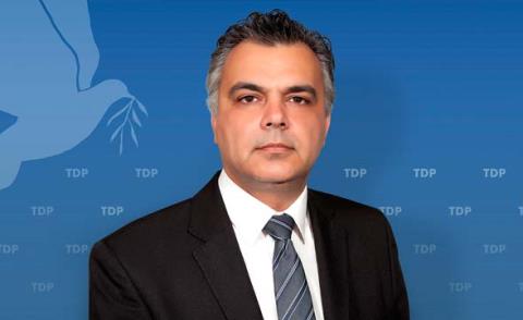 “İstemem yan cebime koy”