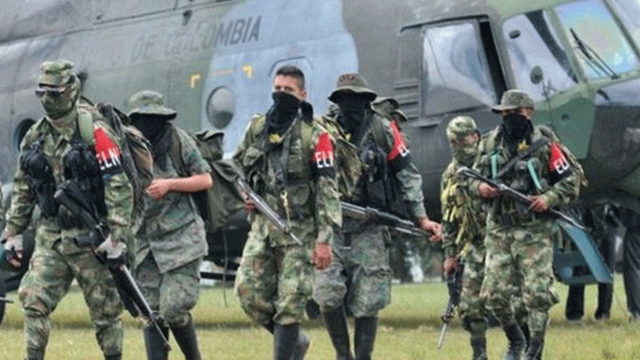 Kolombiya'da ordu güçleri ile eln militanları çatıştı.. 6 ölü