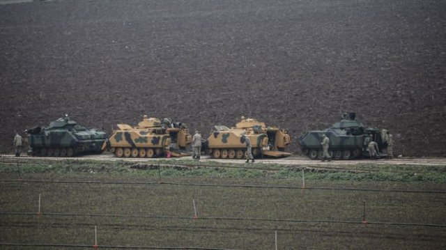 TSK Münbiç'te devriye faaliyetlerini sürdürüyor