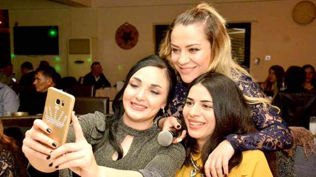 Vur patlasın, çal oynasın!