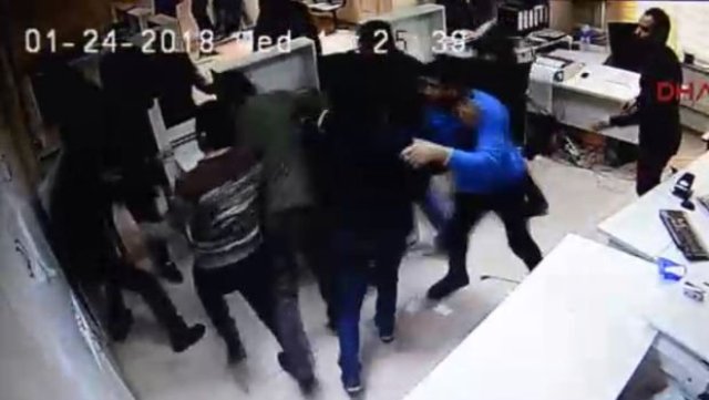 Dicle Elektrik’e çirkin saldırı kameraya yansıdı