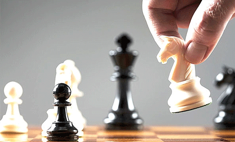 Hükümet mi? Satranç oyunu mu?