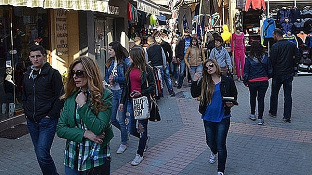 Vatandaş iş yapacak hükümet istiyor