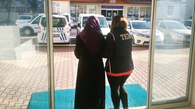 Mavi listedeki kadın terörist ikna edildi