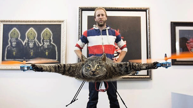 Ölen kedisini drone yaptı