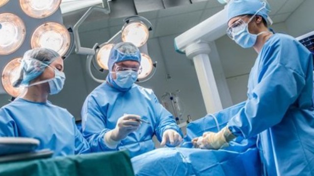 “Uyanık ameliyatlar göğüs cerrahisinde avantaj sağlıyor”
