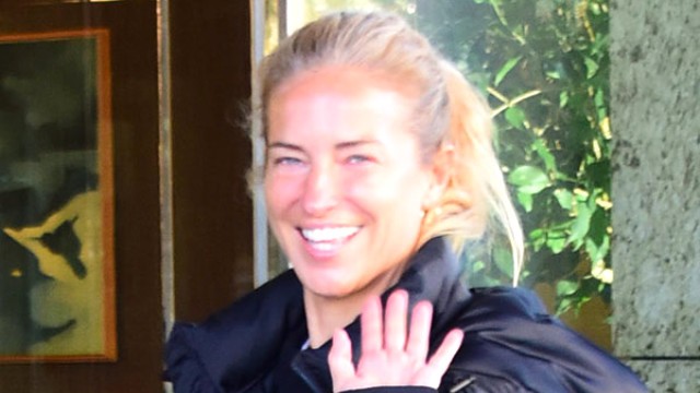 Sunucu Burcu Esmersoy, Makyajsız Yakalandı