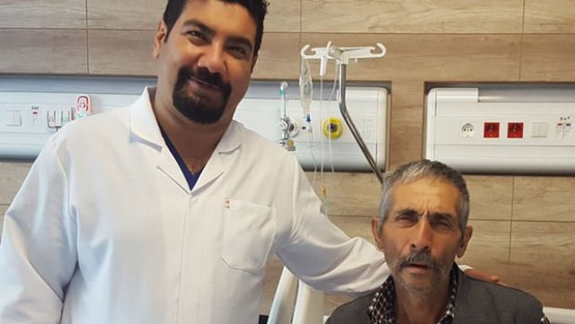 Antalya'da bir kişinin yemek borusundan "kemik" çıktı