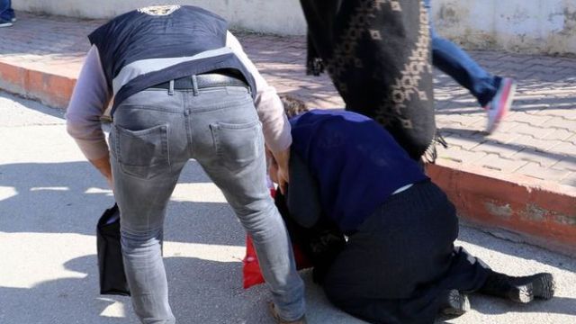 Antalya'da yankesici kadından polise 'sigara' sitemi