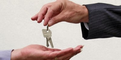 Kendisine aitmiş gibi gösterip ev kiraladı