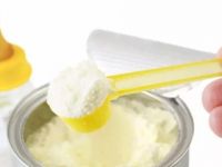 Fransa'da bakterili mama üreten şirket tüketiciden özür diledi