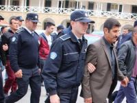 Ahmet Sennaroğlu sanıklara kefil oldu