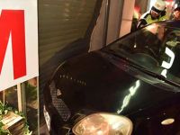 Pisi pisine kaza yaptı