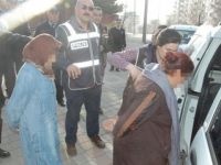 Kahramanmaraş'ta izinli polis, kadın hırsızlık çetesini yakalattı