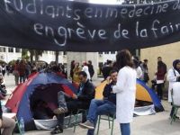 Cezayirli asistan doktorlardan protesto