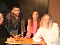 “Bana Bir Şans Ver” isimli komedi oyunu turneye çıkıyor