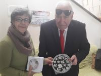 Öztekiner KHYD’ye kendi bestelerinin yer aldığı albümünden bağışladı