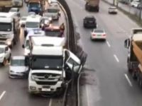 Şile'de hafriyat kamyonu iki aracı ezdi