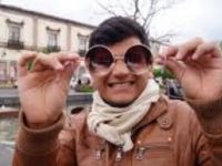 Kendiyle dalga geçen insanlar daha mutlu