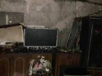 Odun sobasına benzin döktü, evi yaktı