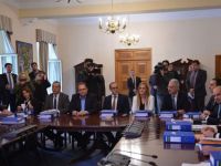 Rum Hükümeti’nin eski ve yeni bakanları aynı masada