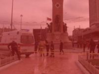 Taksim Meydanı'nda bir kişi kendini yaktı