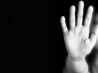 Liseli kızın kimliğini zorla alıp tehditle cinsel istismarda bulundular