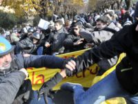 İtalya'da aşırı sağ karşıtı gösteride arbede