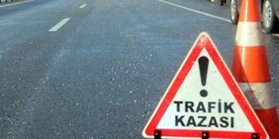 İki yayaya çarptı