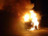 Araçlar kundaklandı