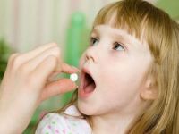 ‘Çocuklarınıza antibiyotik vermeden önce iki kez düşünün’