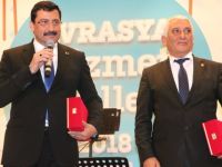 Güzelyurt Belediye Başkanı Özçınar’a Avrasya Hizmet Ödülü