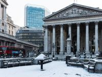 İngiltere'de “Emma” Fırtınası günlük hayatı olumsuz etkiledi