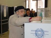 İtalya sandık başında