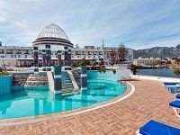 Sırada Dome Hotel mi var?