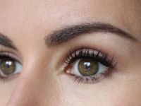 Kaşlarınızı dolgunlaştırmak için çözüm kaş vitamini